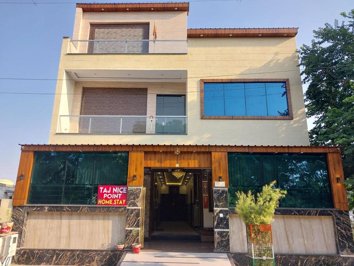 Taj Nice Point Manage By Taj Sunrise Group آغْرا المظهر الخارجي الصورة