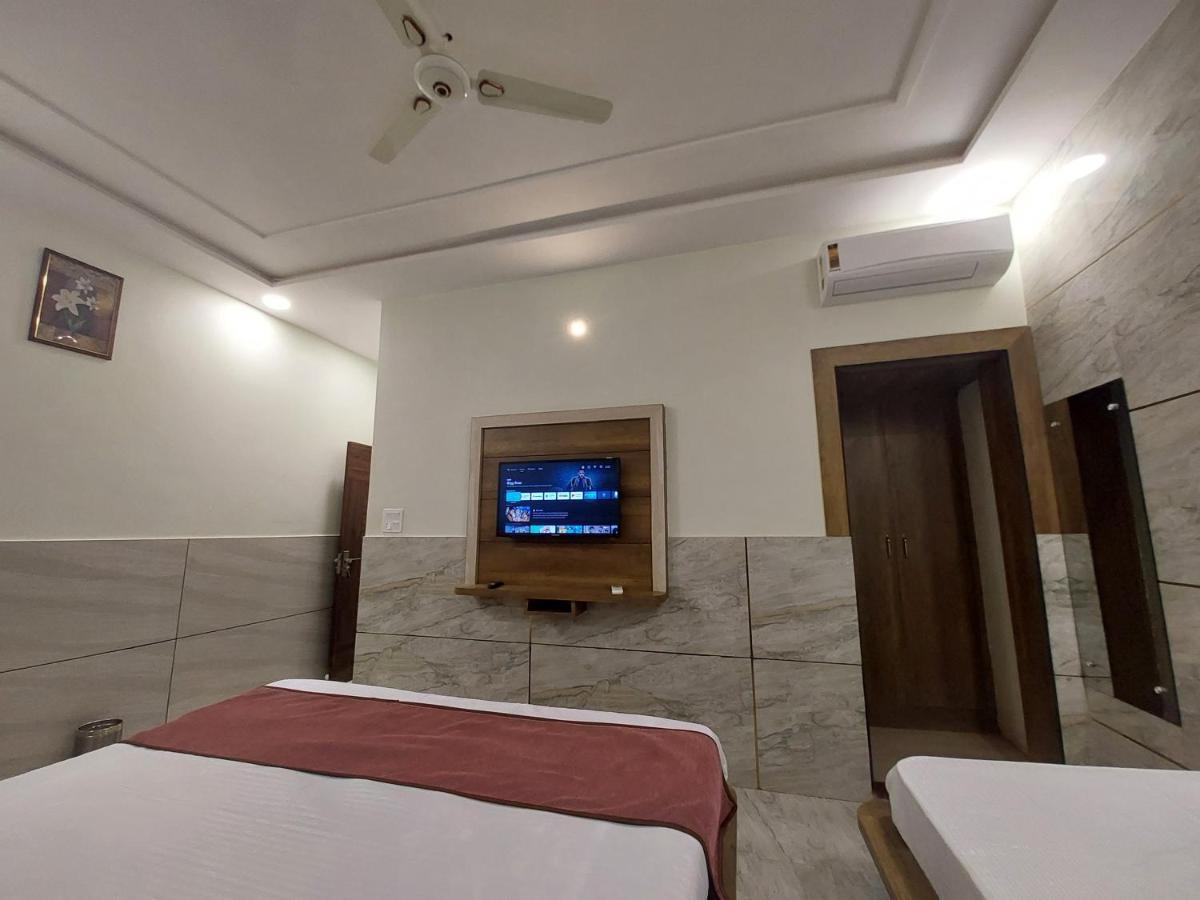 Taj Nice Point Manage By Taj Sunrise Group آغْرا المظهر الخارجي الصورة