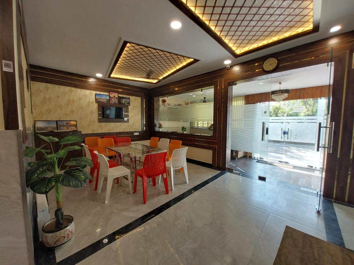 Taj Nice Point Manage By Taj Sunrise Group آغْرا المظهر الخارجي الصورة