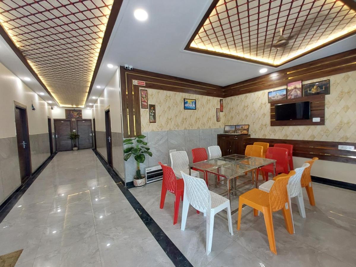 Taj Nice Point Manage By Taj Sunrise Group آغْرا المظهر الخارجي الصورة