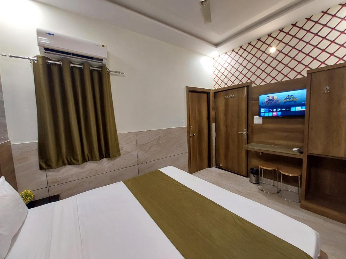 Taj Nice Point Manage By Taj Sunrise Group آغْرا المظهر الخارجي الصورة