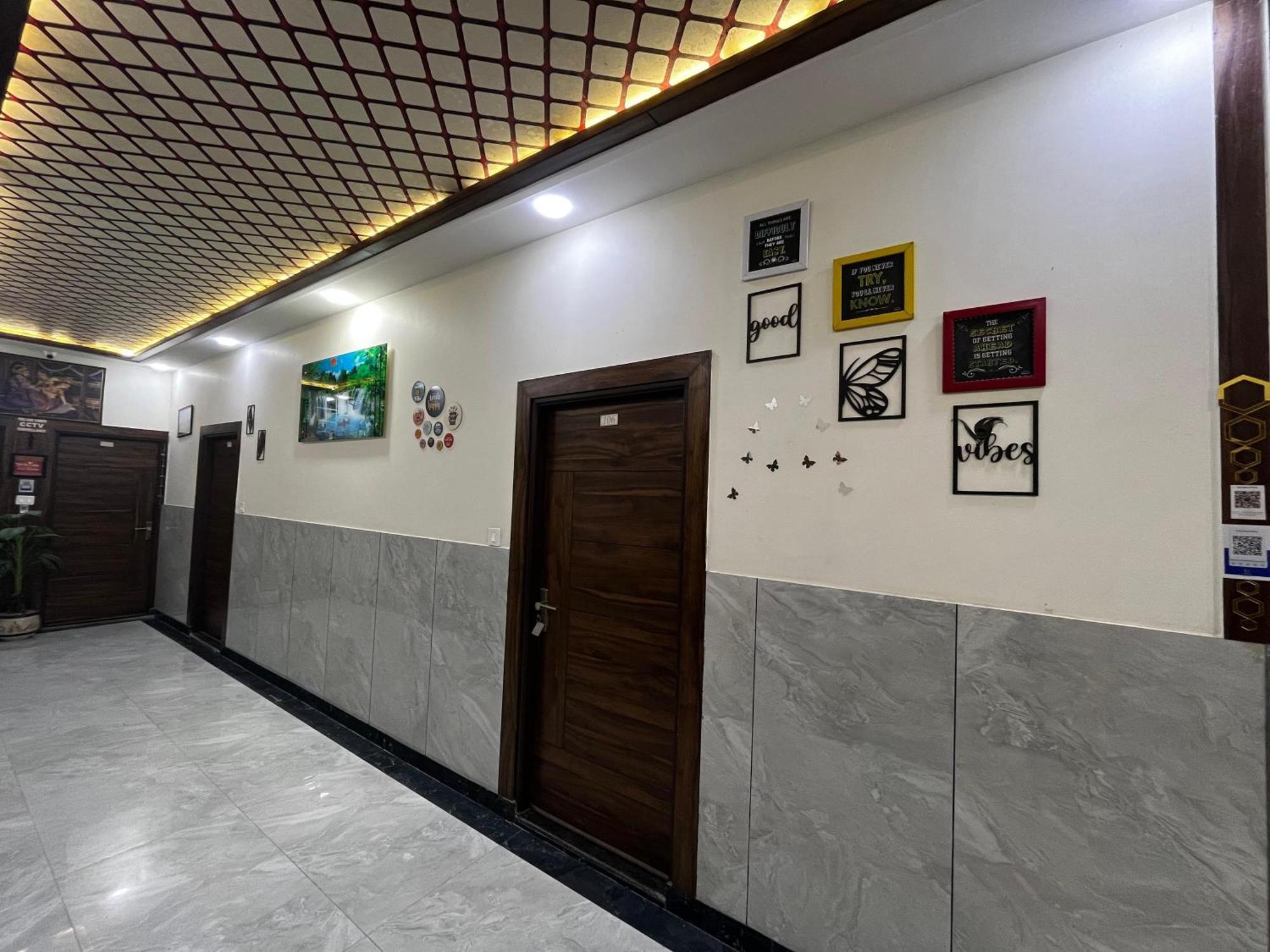 Taj Nice Point Manage By Taj Sunrise Group آغْرا المظهر الخارجي الصورة