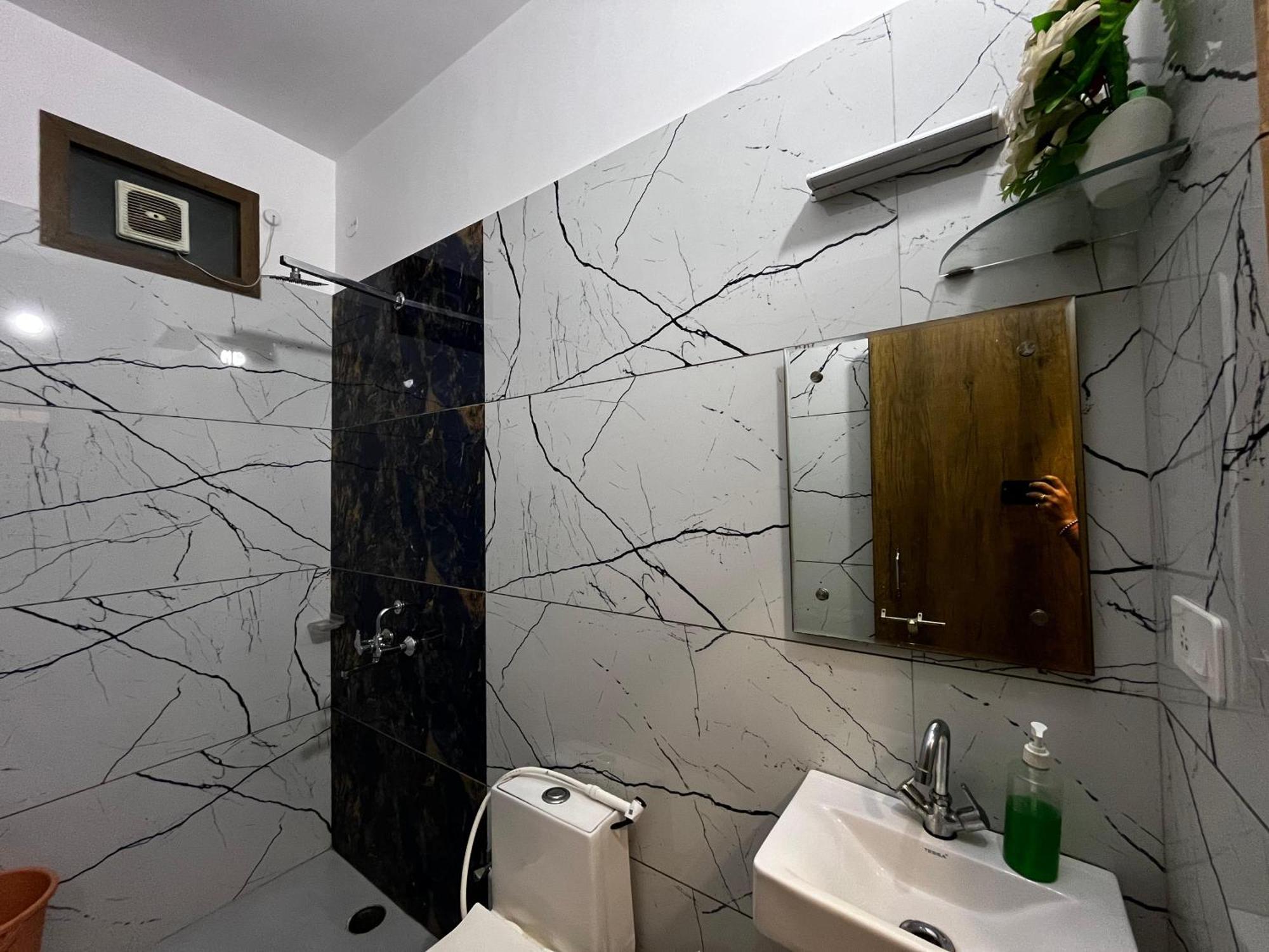 Taj Nice Point Manage By Taj Sunrise Group آغْرا المظهر الخارجي الصورة